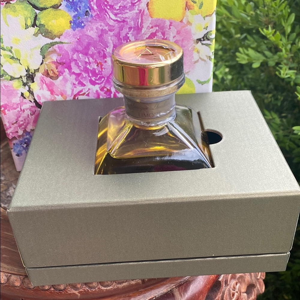 Monique Lhuillier Citrus Limone AirEssence Diffuser - opened box - Picture 5 of 14